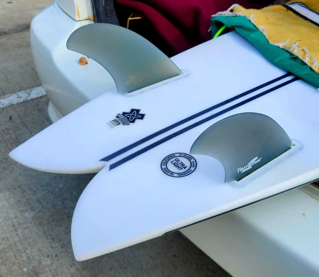 TERRAMAR SURFCO CC ALL GLASS SURFBOARD FINS..SINGLE TAB - Image 1