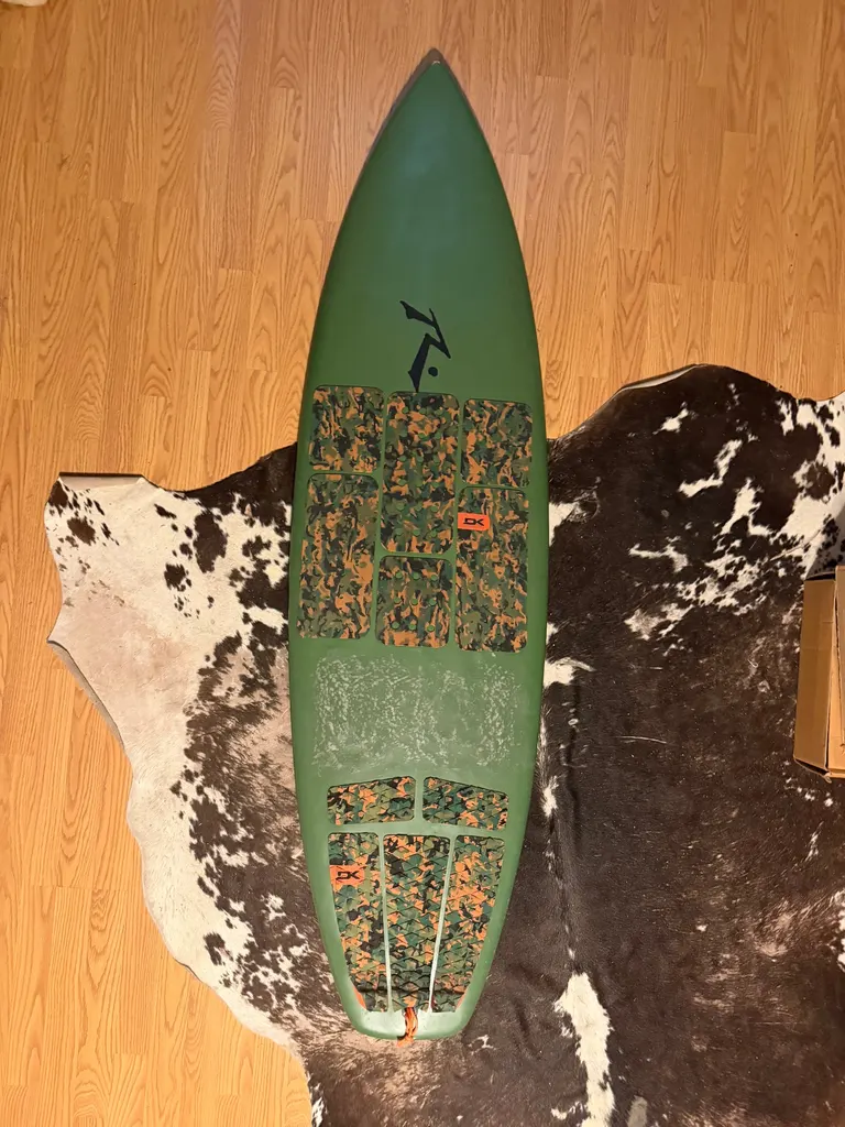Rusty Keg Surfboard 5’9 - Image 1