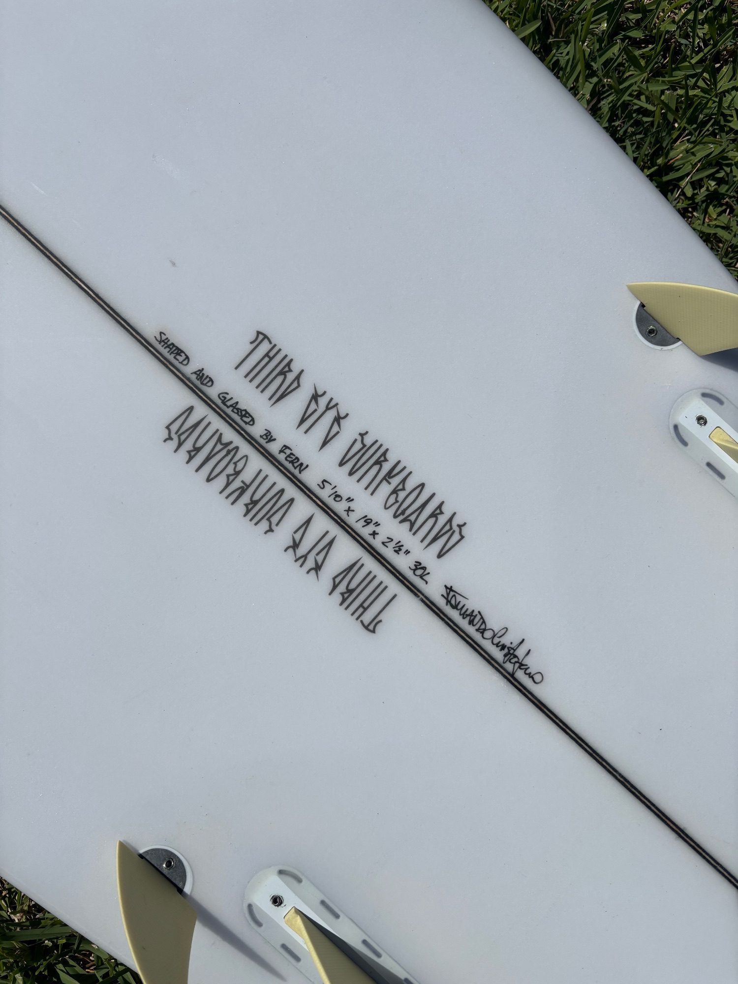 5’10 Twinzer With Fins - Image 3