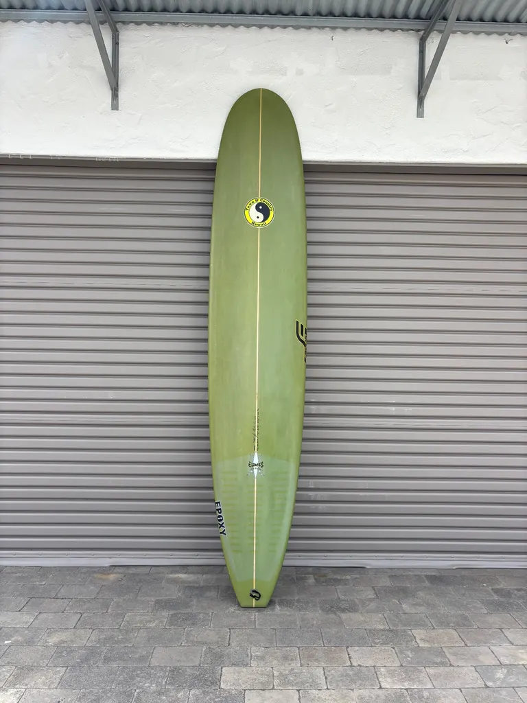 9’0 Town & Country Surfboard - Image 1