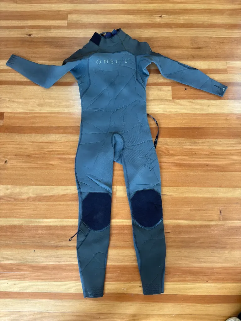 4/3 O’Neil Backzip Wetsuit - Image 1
