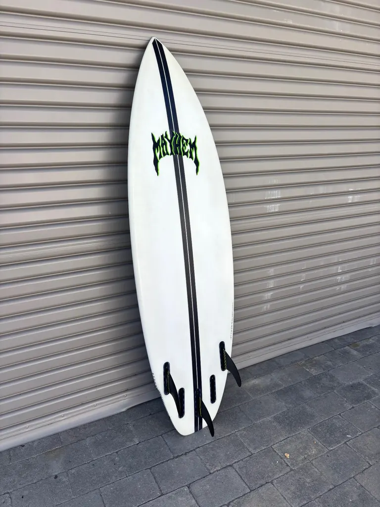 5'7 Lost Surfboards Rad Ripper With Fins! - Image 1
