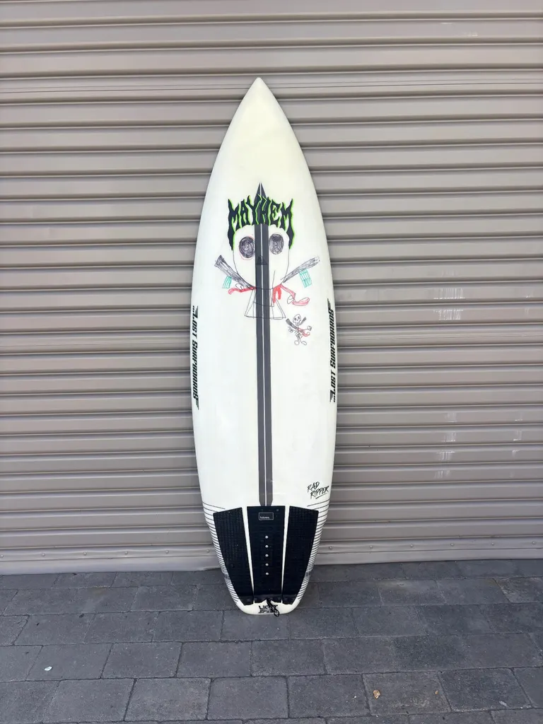 5'7 Lost Surfboards Rad Ripper With Fins! - Image 2