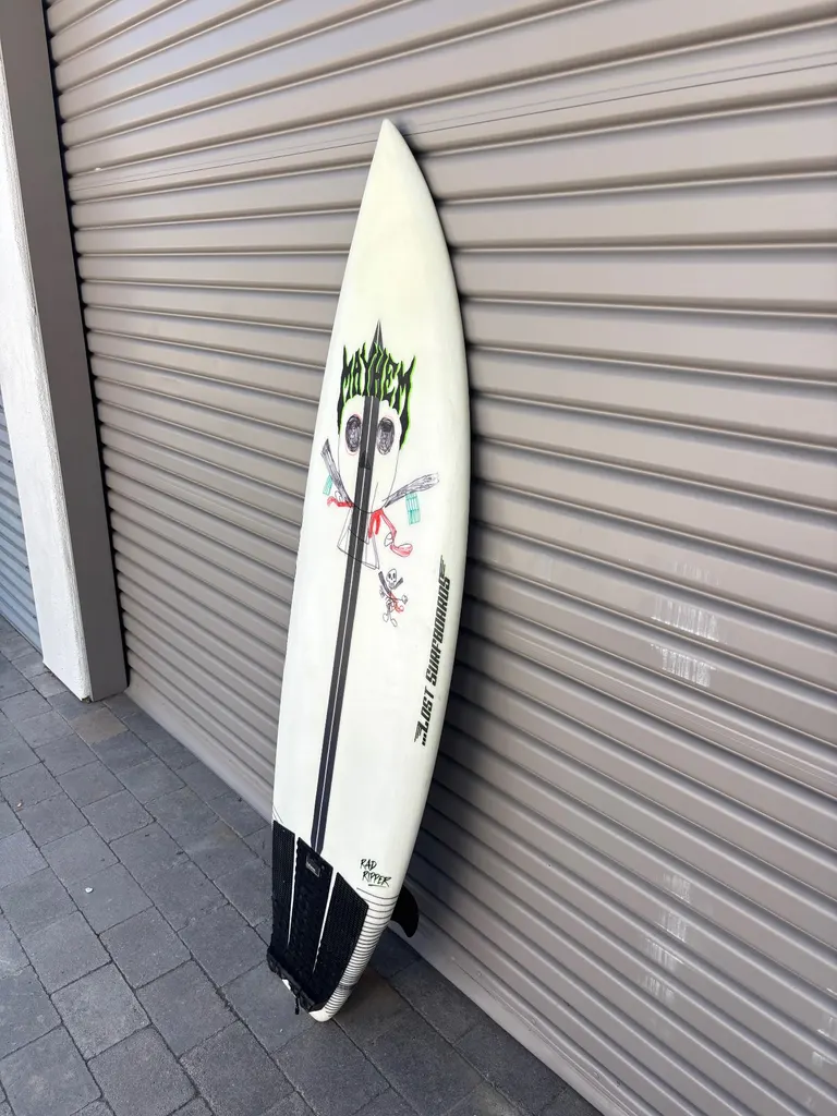 5'7 Lost Surfboards Rad Ripper With Fins! - Image 4