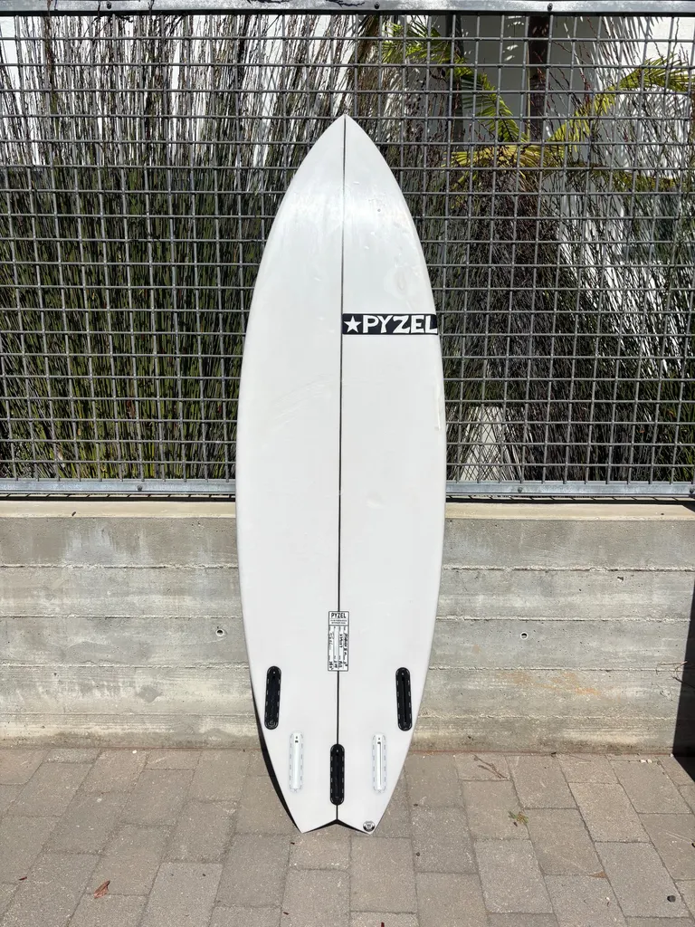 5’8 Pyzel Surfboards Pyzalien 2 XL - Image 2