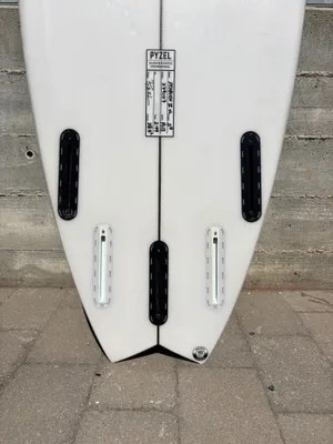 5’8 Pyzel Surfboards Pyzalien 2 XL - Thumbnail 8