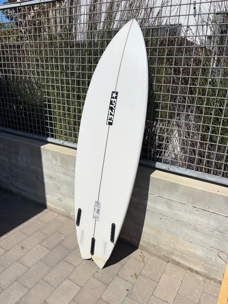 5’10 Pyzel Surfboards Astro Pop - Image 3