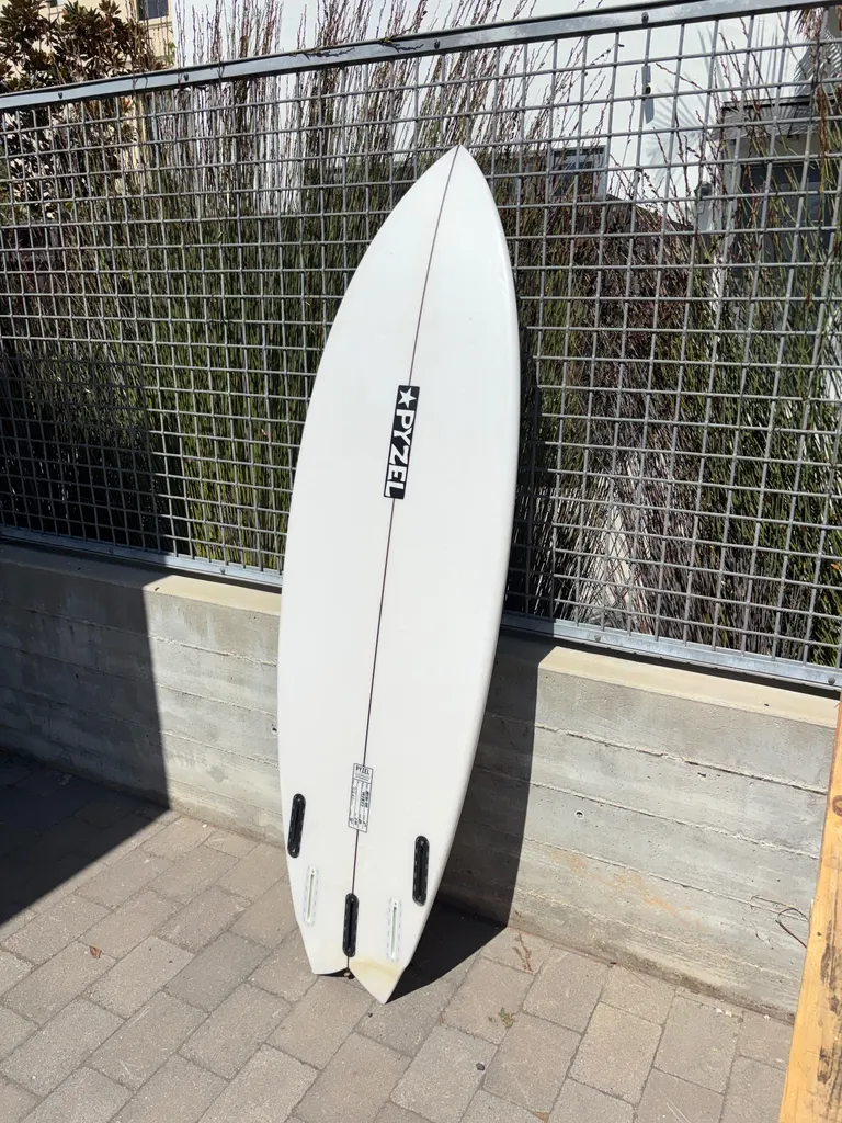 5’10 Pyzel Surfboards Astro Pop - Image 6