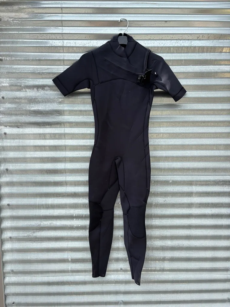 2/2 Short Arm Fullsuit Need Essentials Small - Image 1