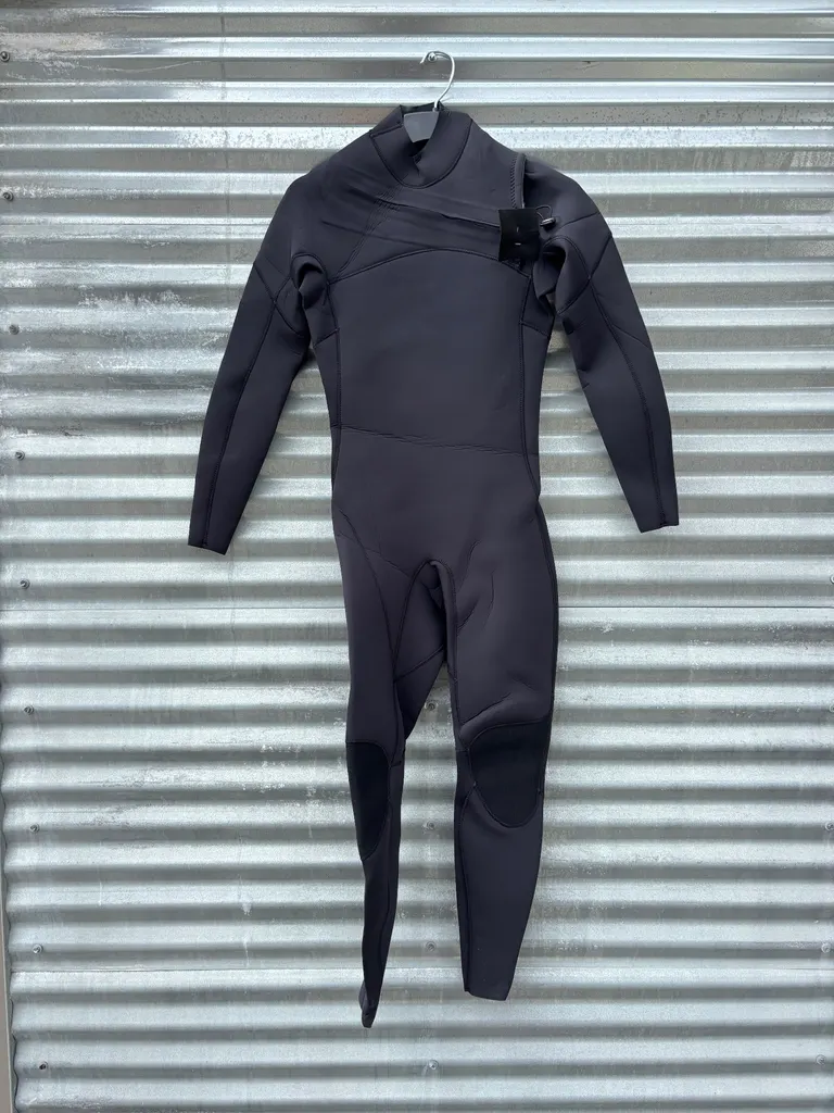 3/2 Chest Zip Medium Need Essentials - Image 1