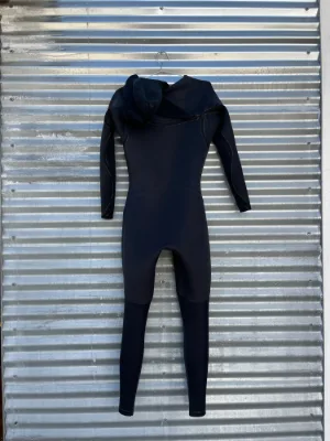 ColbyPlus Liquid Sealed Hooded 4/3 Chest Zip -M - Thumbnail 3