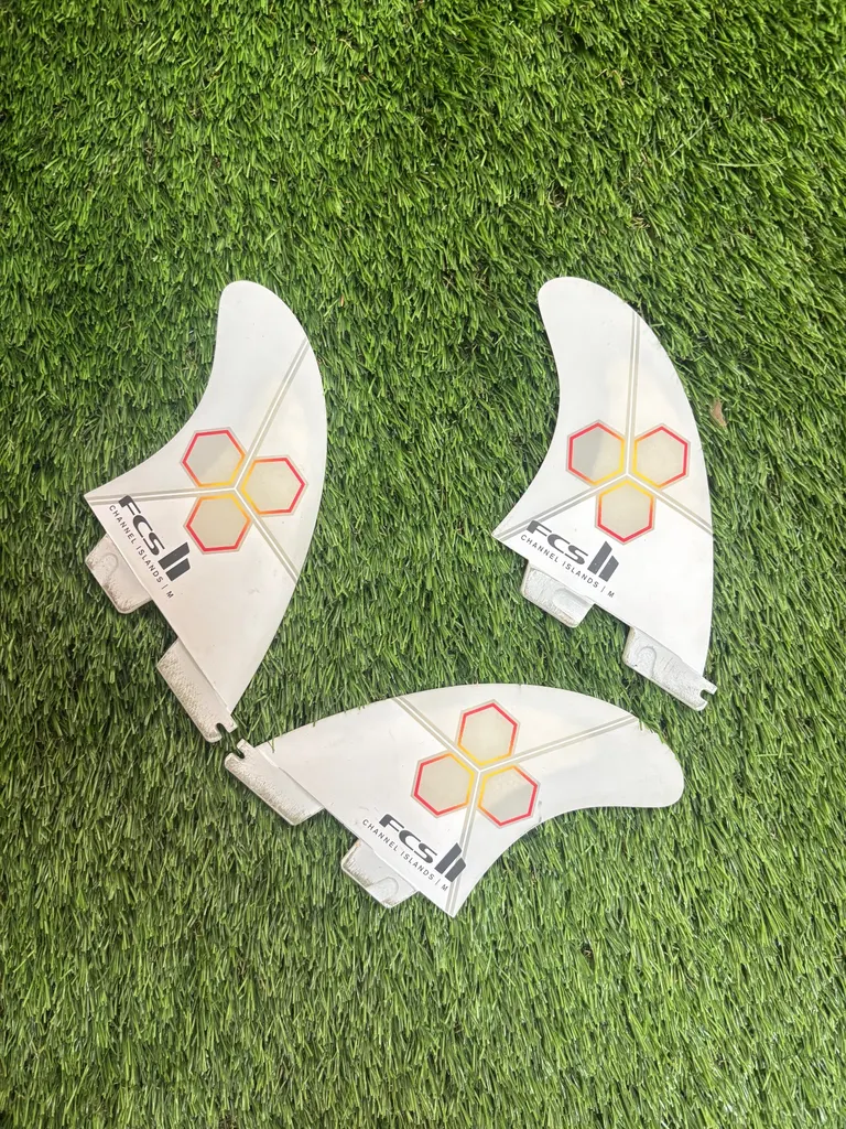 CI Upright M Fins - Image 1