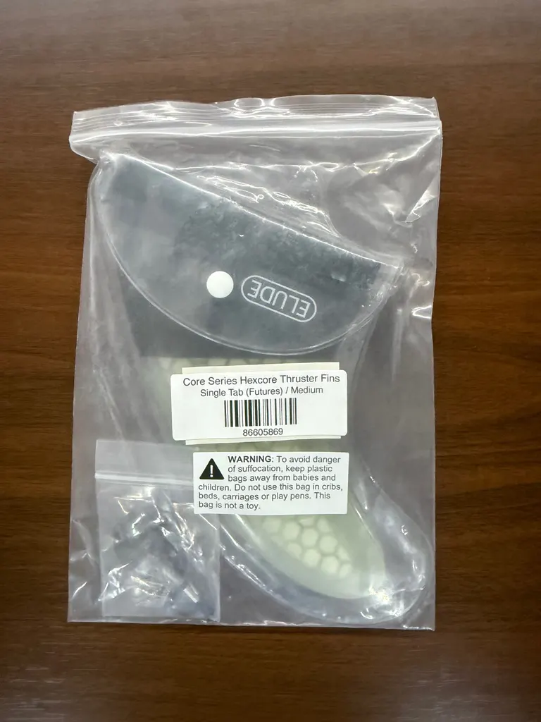 ELUDE Medium Fiberglass Hexcore Futures Thruster Fins - Image 8