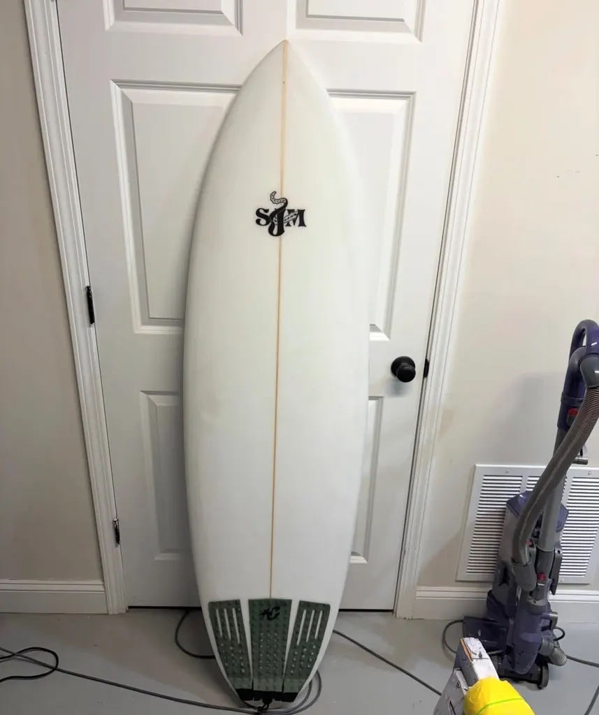 5’9 SJM Fiberglass Shortboard - Light Use - Image 1