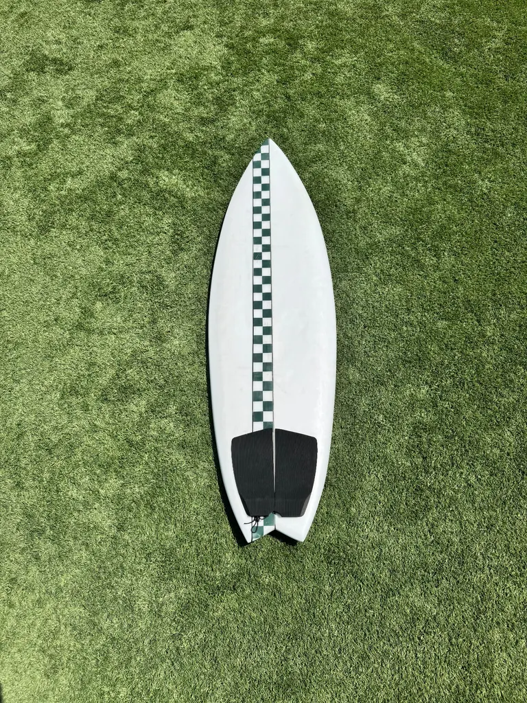 5'10" Creature Twin - Image 1